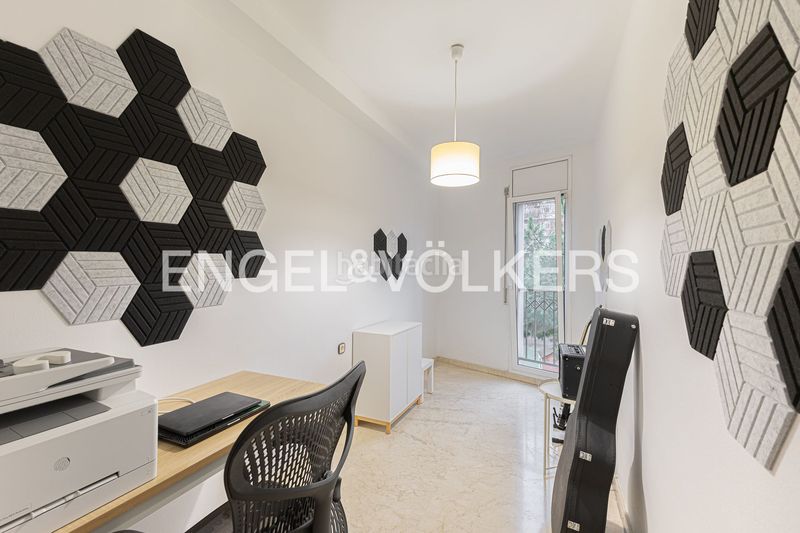 Foto fbc57663-5311-4946-b157-a68a9cd7c304. Pis amb calefacció a El Parc i la Llacuna del Poblenou Barcelona