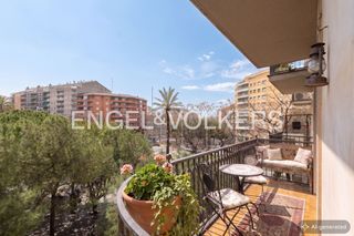 Piso en El Parc i la Llacuna del Poblenou. Luminoso dúplex con grandes balcones y vistas abiertas