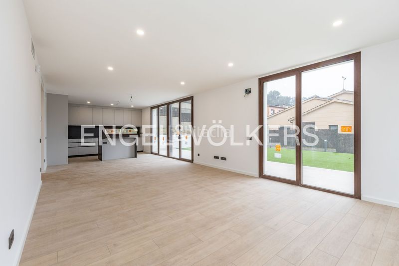 Foto 23236fcf-d701-4f4e-b289-970b1af01698. Casa amb calefacció a Roca del Vallès (La)