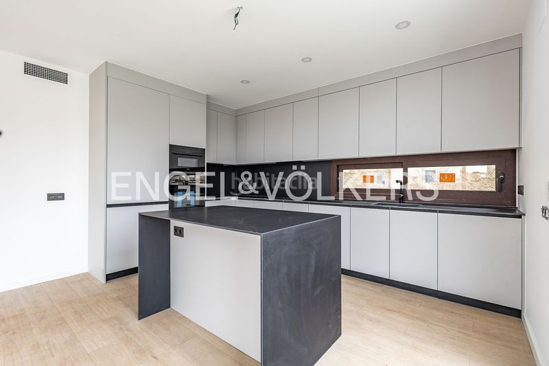 Foto 8a0b2579-87a3-40ff-a34a-58243c654dfe. Casa amb calefacció a Roca del Vallès (La)