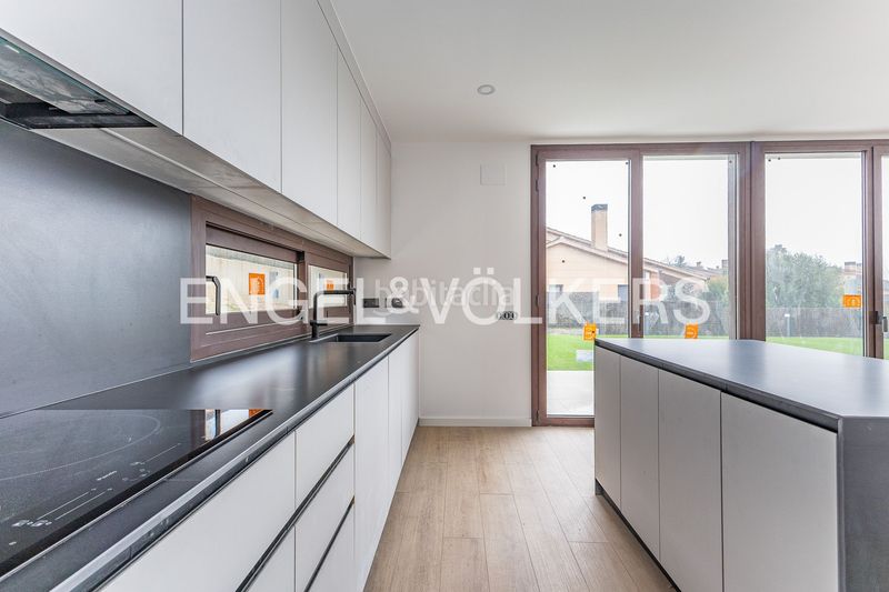 Foto c571bbb8-e690-4eca-8129-a03d5c971dbf. Casa amb calefacció a Roca del Vallès (La)