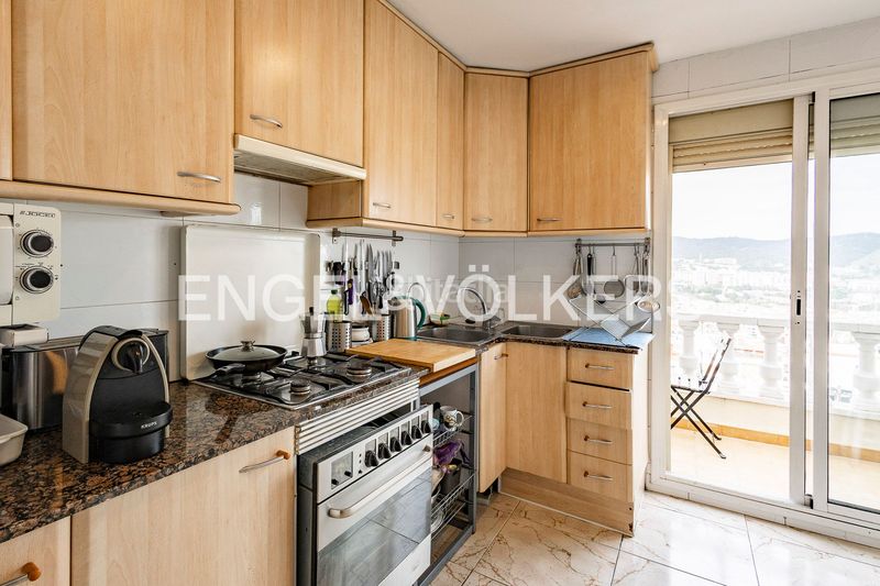 Foto d05363b6-7fd3-45c4-abab-c6ca94a6782e. Casa amb calefacció a Carmel Barcelona
