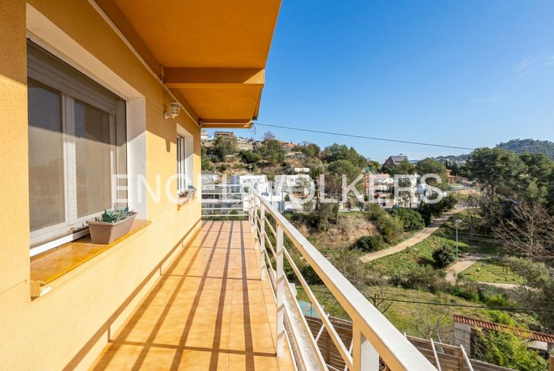 Foto 58b9c646-d1d9-4703-bd7a-7ea6b5f0a98a. Casa amb calefacció aparcament piscina a Cervelló