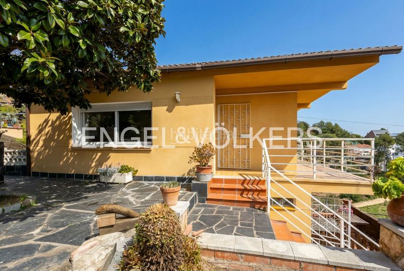 Foto b3717159-f882-4e0a-9d0e-4829c9833704. Casa amb calefacció aparcament piscina a Cervelló