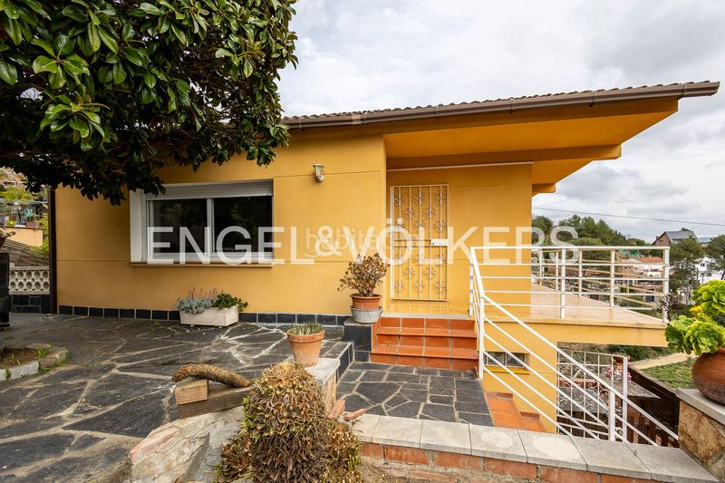Foto babf92b7-94db-4d08-988f-29eeccfeb3bc. Casa amb calefacció aparcament piscina a Cervelló