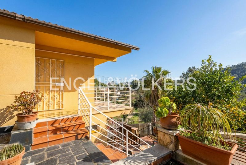 Foto ef0213b3-d81c-49d1-9954-e1e7391bc769. Casa amb calefacció aparcament piscina a Cervelló
