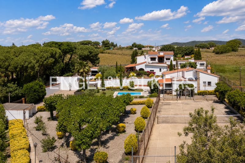 Foto f65742dc-2c48-4b3a-8835-118d23bb0df0. Casa amb calefacció aparcament piscina a Mas Mora-Sant Daniel Tordera