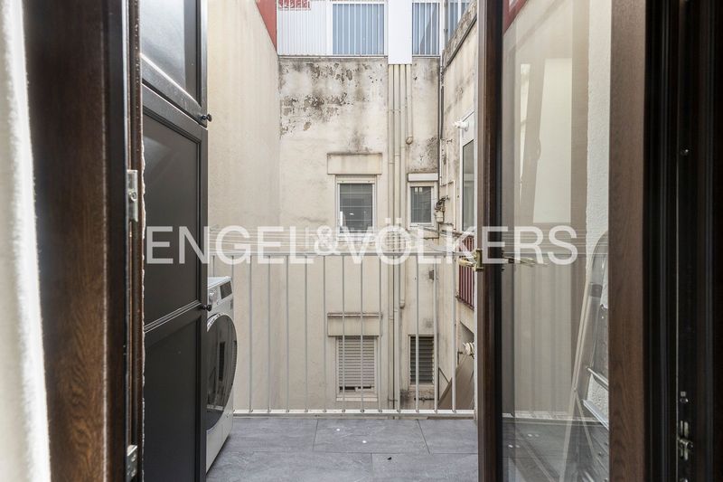 Foto 407acaac-aab5-41a4-a6ca-743349f1f944. Pis amb calefacció aparcament a Raval Barcelona