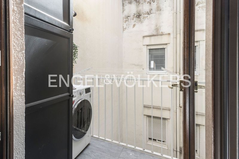 Foto ad4698d6-8856-4630-976e-6ebdf8cc7a1c. Pis amb calefacció aparcament a Raval Barcelona