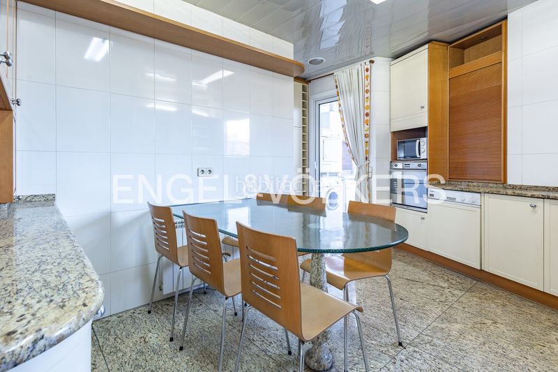 Foto ed09e90a-e0fa-4857-8cd0-d44fc503e206. Pis amb calefacció aparcament a Vallbona Barcelona