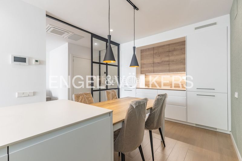 Foto 25cd7983-f34d-4084-849d-a8687511fc47. Casa amb calefacció aparcament a Ca n'Aurell Terrassa