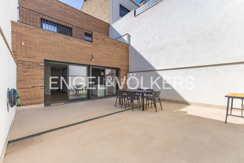 Foto 5b599eb1-1a5f-4ec4-8806-f88655e82604. Casa amb calefacció aparcament a Ca n'Aurell Terrassa