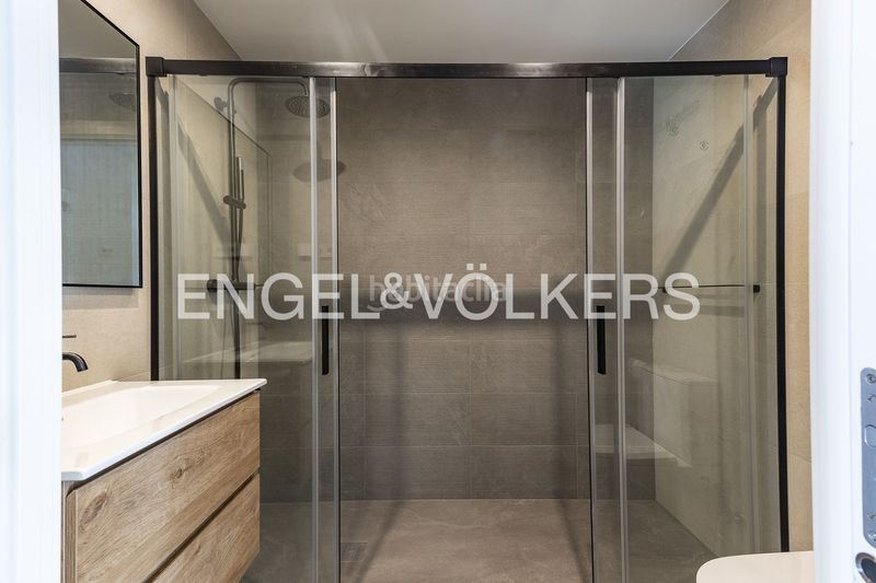 Foto 6cf9020e-9292-4b9e-a296-932d3d57fe6e. Casa amb calefacció aparcament a Ca n'Aurell Terrassa