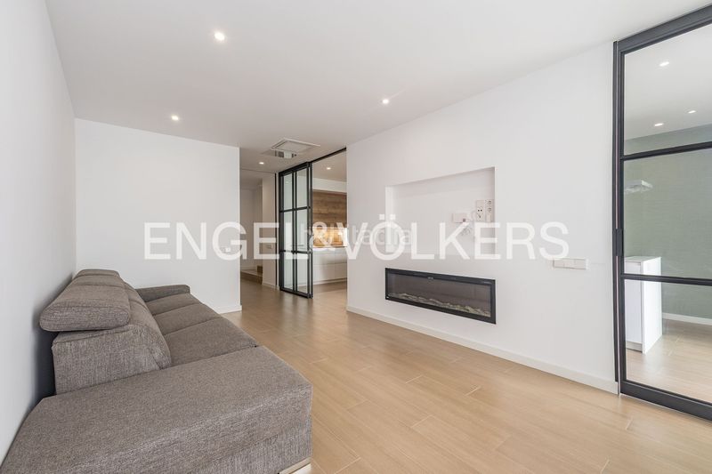 Foto 8f599b5a-2966-4b34-b059-2946c607f905. Casa amb calefacció aparcament a Ca n'Aurell Terrassa