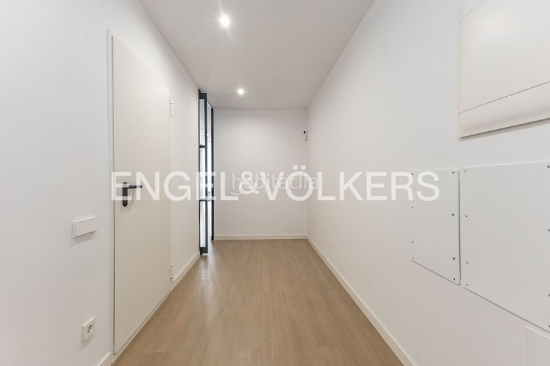 Foto 9355fc45-3947-4052-96d5-21c2652d9d60. Casa amb calefacció aparcament a Ca n'Aurell Terrassa