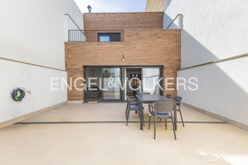 Foto 9db7e5af-8deb-4fba-857c-d9500462510e. Casa amb calefacció aparcament a Ca n'Aurell Terrassa