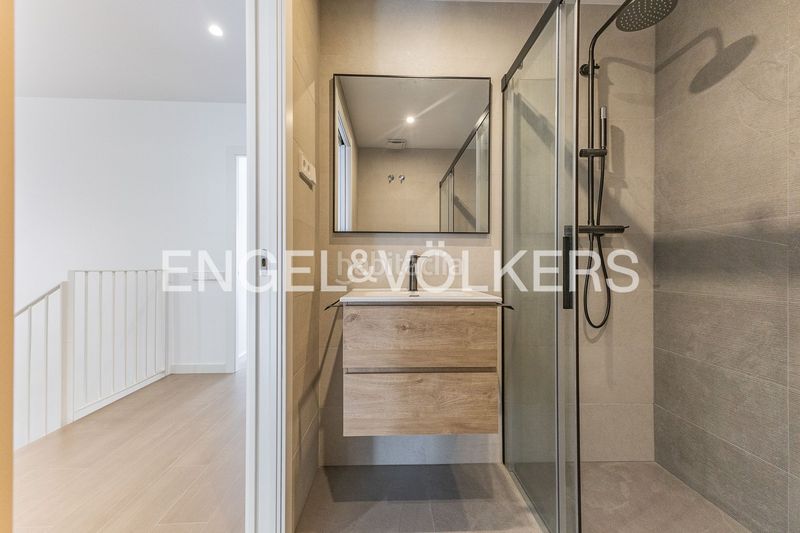 Foto a1e7ee7b-c548-47d2-885a-18416613eeea. Casa amb calefacció aparcament a Ca n'Aurell Terrassa