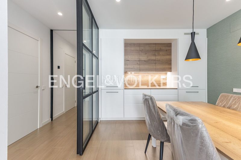 Foto a6ab6856-6f36-40a1-a811-2cd634b046a1. Casa amb calefacció aparcament a Ca n'Aurell Terrassa