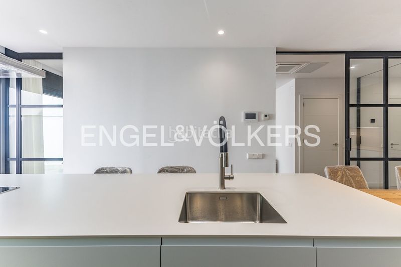 Foto ac0d9813-bf6f-464e-92a2-ecef6b6b3231. Casa amb calefacció aparcament a Ca n'Aurell Terrassa