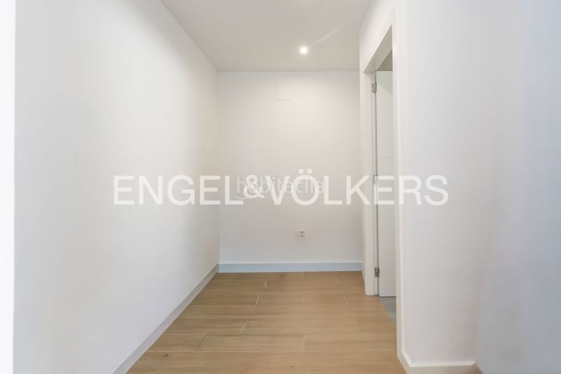 Foto dc53ff79-0c13-434f-ba18-539f7e24bc7d. Casa amb calefacció aparcament a Ca n'Aurell Terrassa