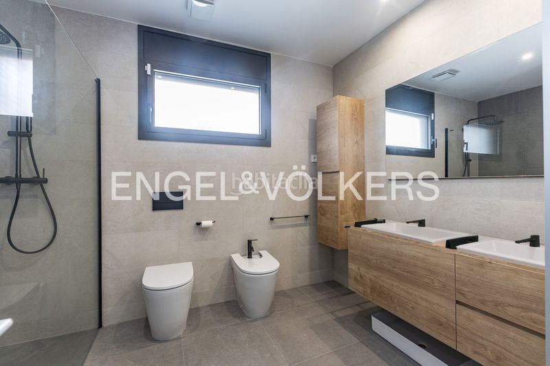 Foto f851ae60-1572-4cf2-838c-7ee293cef577. Casa amb calefacció aparcament a Ca n'Aurell Terrassa