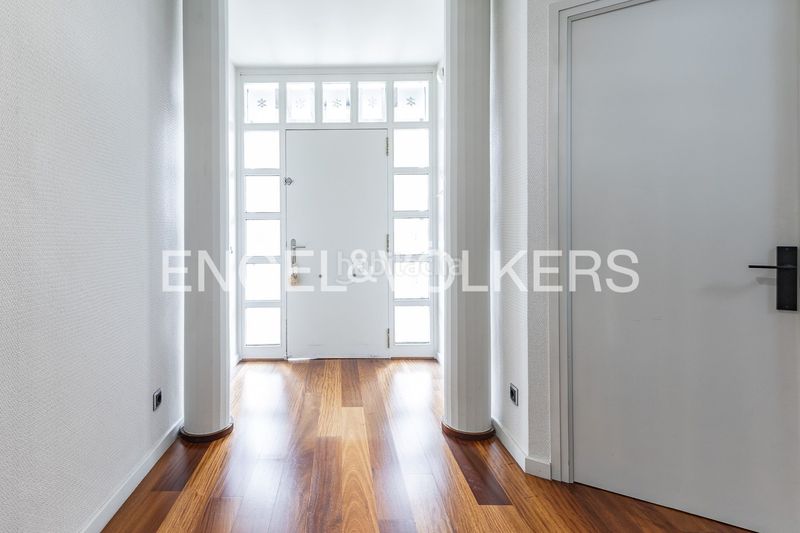 Foto 0a567373-46a6-4021-baa1-ec0ad59cad4c. Casa amb calefacció aparcament a Canovelles