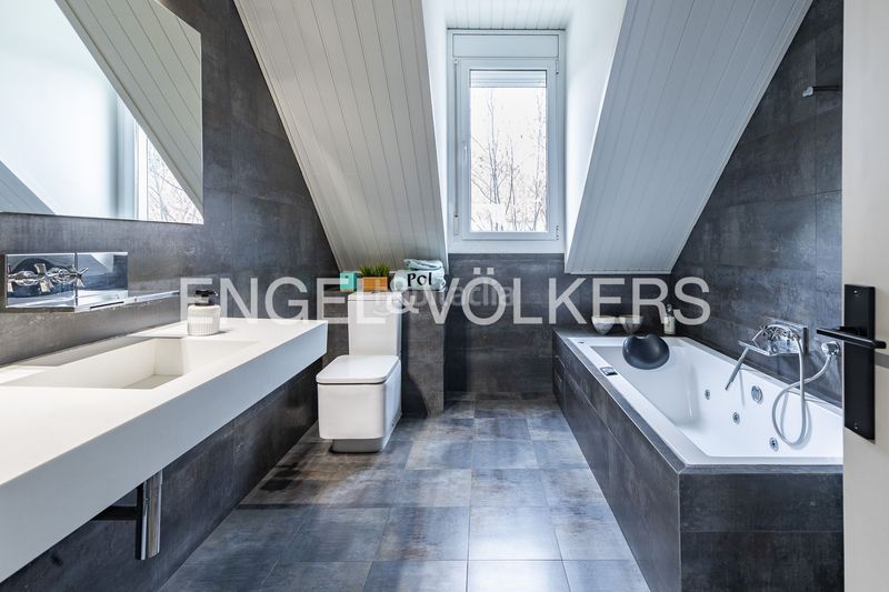 Foto 1330b20d-9637-4069-b13f-f7f978266fa1. Casa amb calefacció aparcament a Canovelles