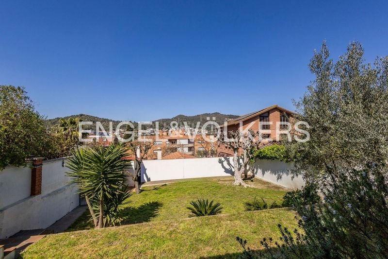 Foto 4676516a-ce72-4f42-afb8-c4491c836fc9. Casa amb calefacció aparcament a La Miranda-Can Candeler Sant Just Desvern