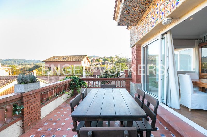 Foto 6e24d786-747b-4c32-b392-f17381637a57. Casa amb calefacció aparcament a La Miranda-Can Candeler Sant Just Desvern