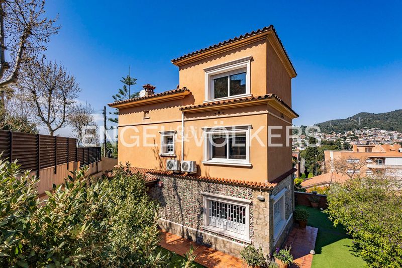 Foto 8a57b812-e589-4637-ae48-ade35a8a13bb. Casa amb calefacció aparcament a La Miranda-Can Candeler Sant Just Desvern