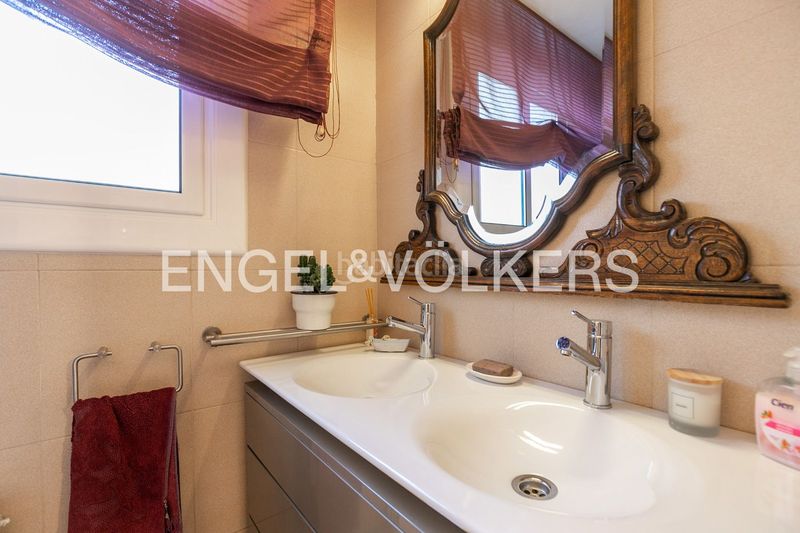 Foto c28804e8-d461-4cfa-8510-a8c0fa72dd67. Casa amb calefacció aparcament a La Miranda-Can Candeler Sant Just Desvern