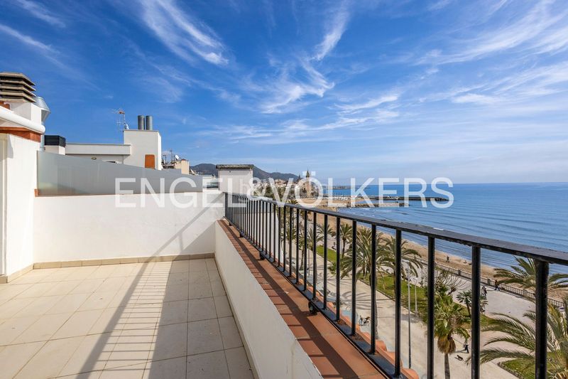 Foto 523497bc-8d39-4e23-a7ed-f0165cc2bb9e. Dúplex amb calefacció a Centre Sitges