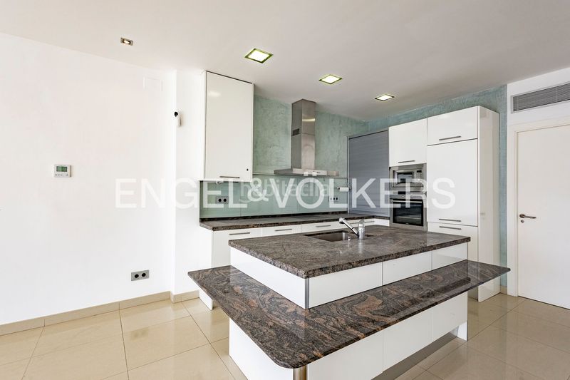 Foto 595d5782-a18c-4a4b-9b98-b0c2f4f887f6. Dúplex amb calefacció a Centre Sitges