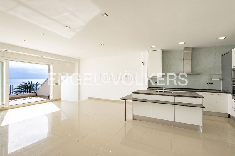 Foto 79a34727-2baf-4ea5-ad4a-c9b16d596f27. Dúplex amb calefacció a Centre Sitges