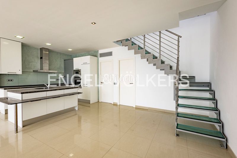 Foto 955c3006-7776-426c-be79-6e3abc2cf2f5. Dúplex amb calefacció a Centre Sitges