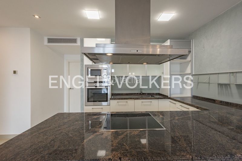 Foto a81bbe68-244b-4e28-ab29-97c6f0f961a0. Dúplex amb calefacció a Centre Sitges