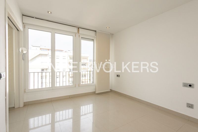 Foto c03fc502-580c-4be7-bd6c-b4f1708af03f. Dúplex amb calefacció a Centre Sitges