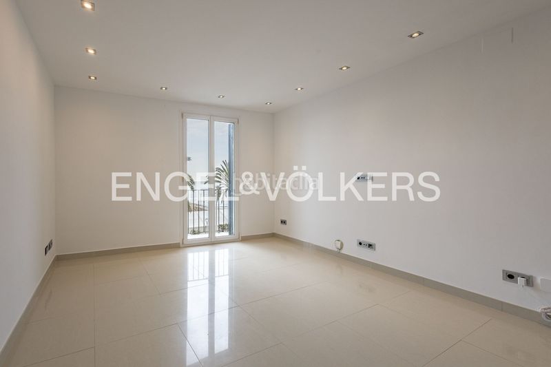 Foto ff830149-8d60-4ba8-9381-e2d3726f5a2f. Dúplex amb calefacció a Centre Sitges