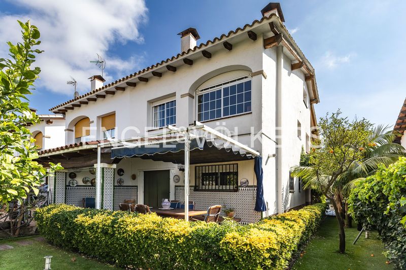 Foto c7efc26f-50c1-470b-af91-401146918a41. Casa amb calefacció aparcament a Vilassar de Dalt