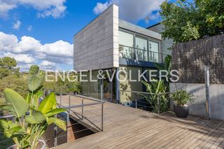 Casa en Valldoreix. Diseño, luz natural y amplios espacios rodeados de traquilidad e