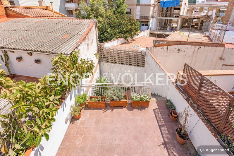 Foto e3814adb-f48b-48fe-b663-a4d23f2b9e1e. Casa amb calefacció aparcament a Centre Sant Joan Despí