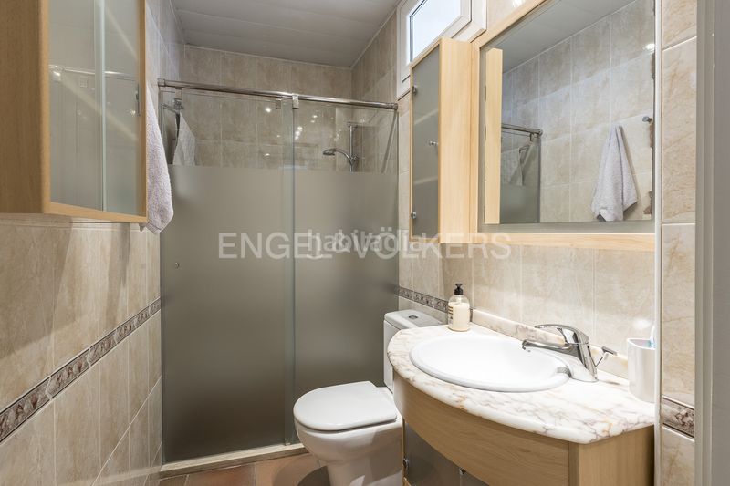 Foto 4a312614-2d7b-457a-be68-016f44ca0b27. Casa amb calefacció aparcament a Tres Torres Barcelona