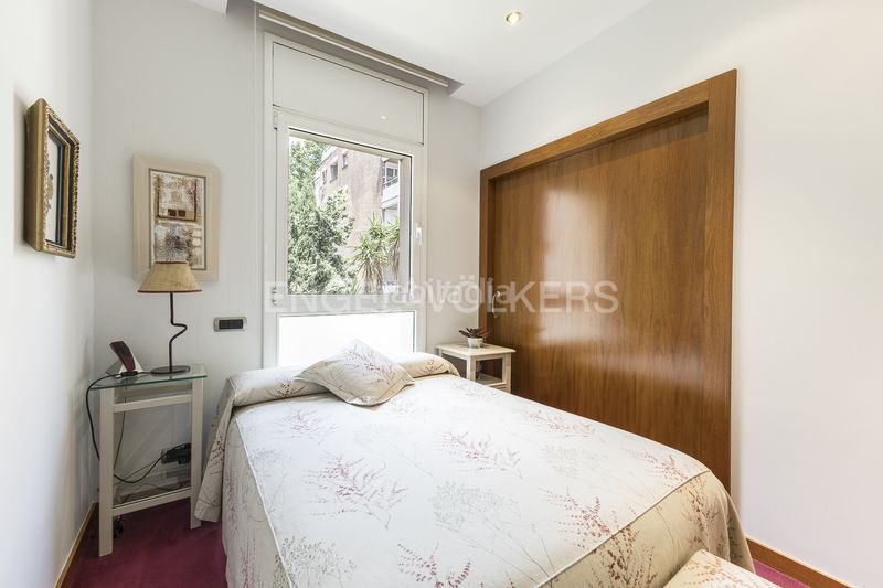 Foto 5123e278-dde7-4112-8711-1b0ef781f0b2. Casa amb calefacció aparcament a Tres Torres Barcelona