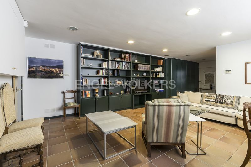 Foto d89b4245-5a97-40f5-806c-fd908d809ae3. Casa amb calefacció aparcament a Tres Torres Barcelona
