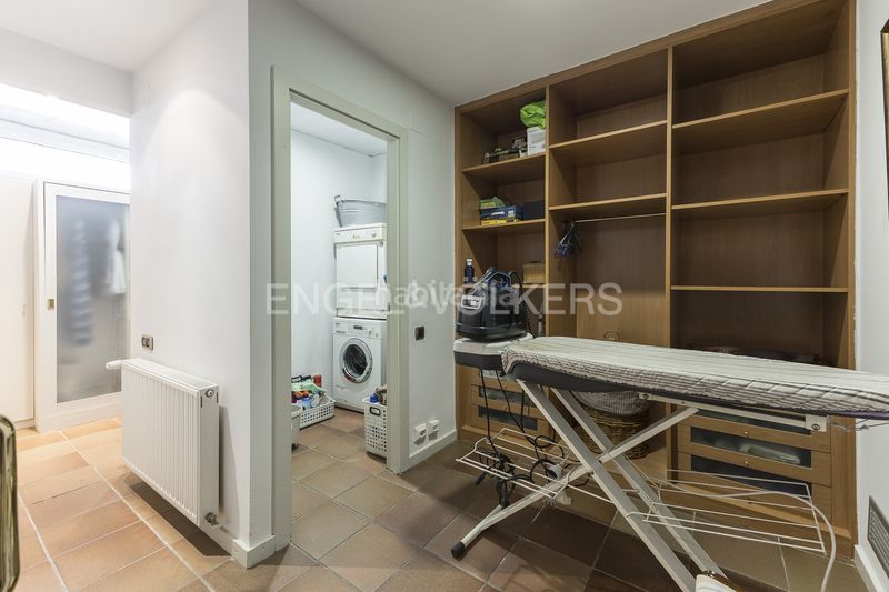Foto dacd13f3-3bca-4ddb-a4d6-af6f3bd30485. Casa amb calefacció aparcament a Tres Torres Barcelona
