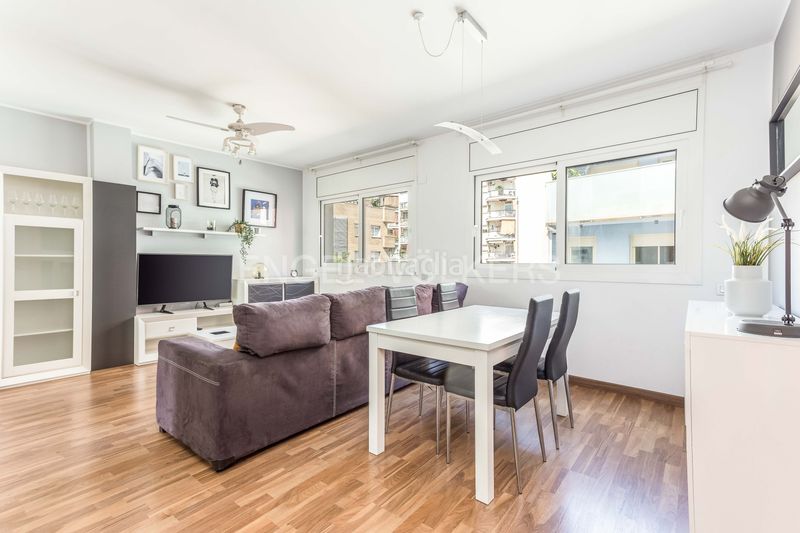 Foto 8919f7dd-0f5c-4c9f-b4eb-7bf3dd3098f3. Pis amb calefacció aparcament a El Camp d´en Grassot i Gràcia Nova Barcelona