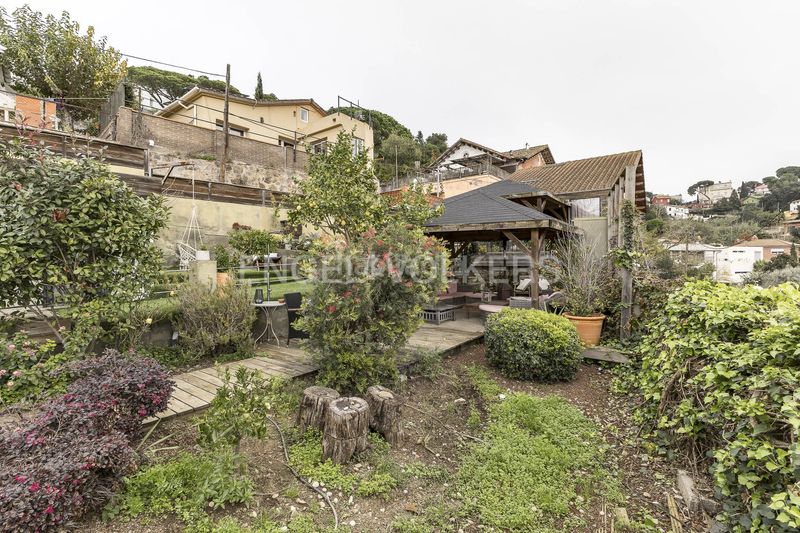 Foto 076faef1-94f6-460e-bb91-77290aff0b74. Casa amb calefacció a Vallvidrera - Tibidabo - Les Planes Barcelona