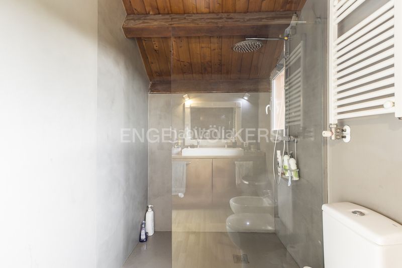 Foto 0d4a74f7-bde3-4b99-9f5b-bc11cbbebfe8. Casa amb calefacció a Vallvidrera - Tibidabo - Les Planes Barcelona