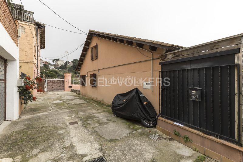 Foto c2825955-5d36-4fd8-9aa3-5e5bd6b2288d. Casa amb calefacció a Vallvidrera - Tibidabo - Les Planes Barcelona