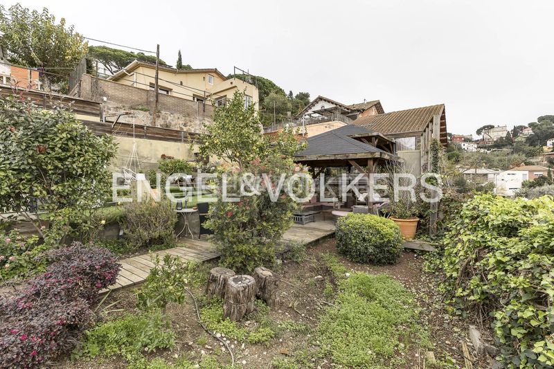Foto d6c28a52-ee8b-4bc3-896d-8ceac2230f1d. Casa amb calefacció a Vallvidrera - Tibidabo - Les Planes Barcelona